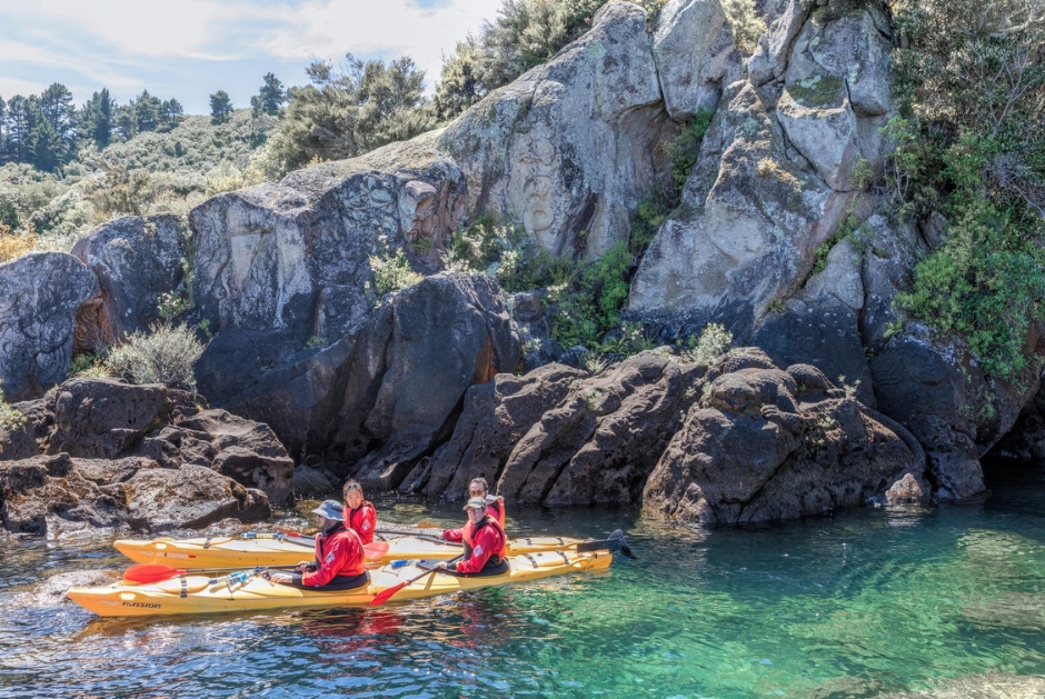 The Point Villas Taupo - Kayaking at the Carving