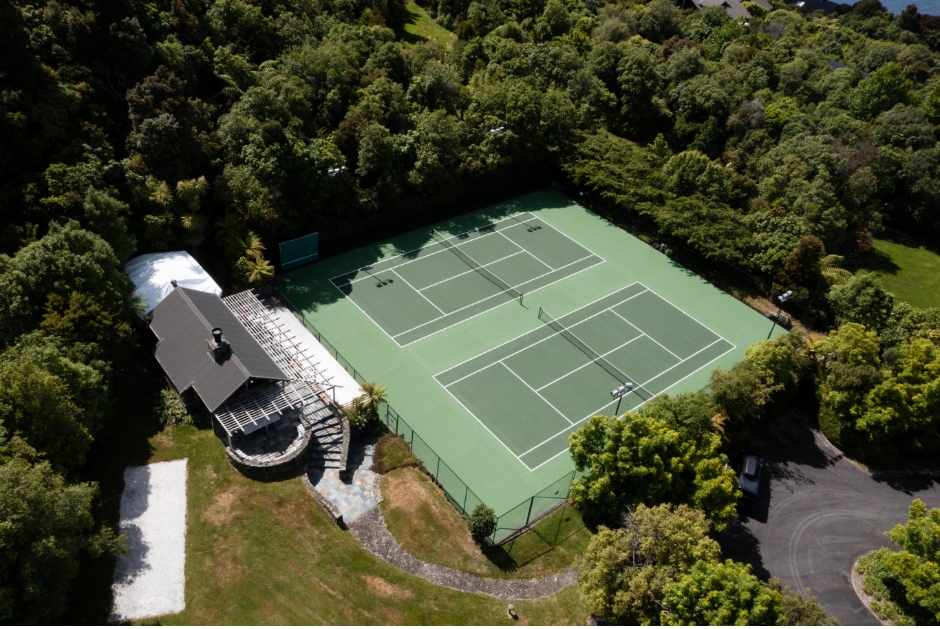 The Point Villas - Tennis Courts